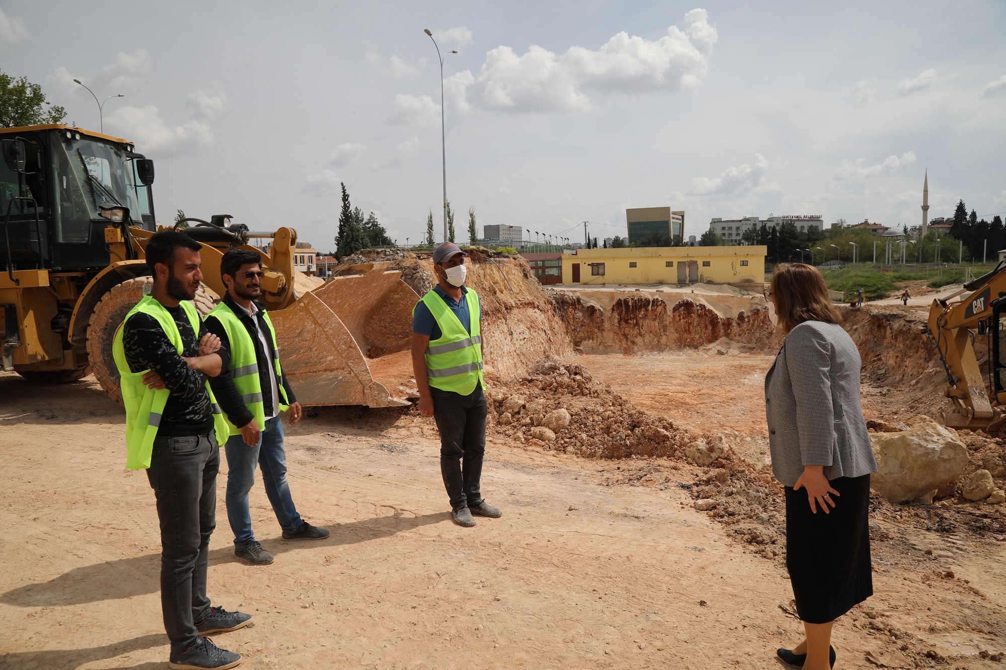 Büyükşehir, yol çalışmalarına başladı