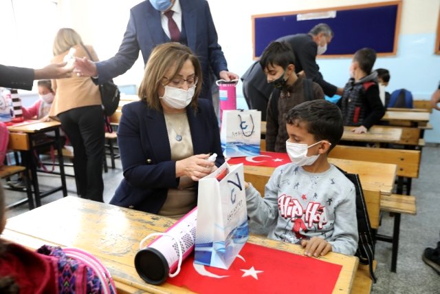 Gaziantep'te okullara malzeme desteği