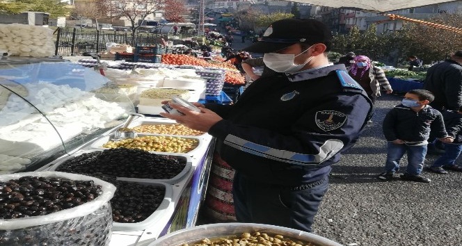 Şahinbey’de zabıtalar hem denetliyor hem de bilgilendiriyor