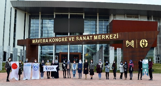 Gençlerden GAÜN'e Dünya Kadınlar Günü ziyareti