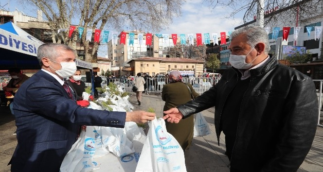 Şahinbey'de 150 bin fidan dağıtılıyor