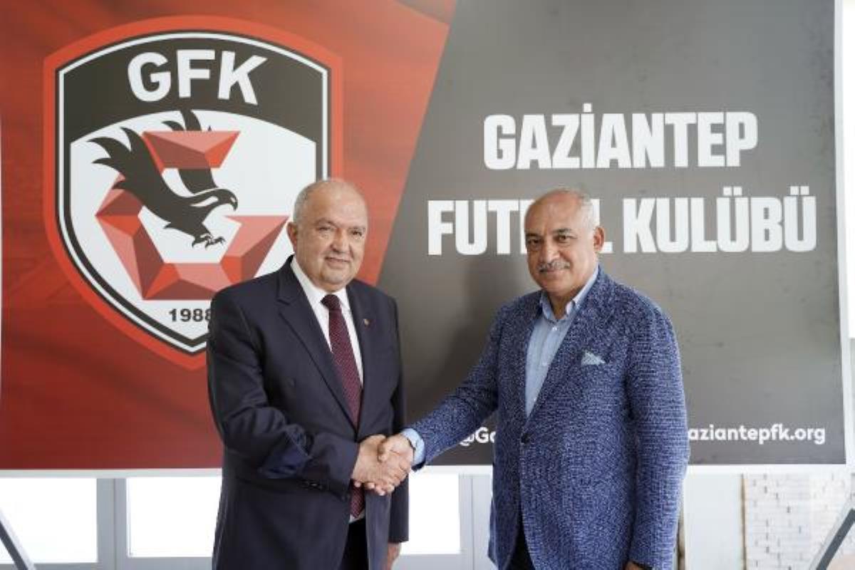 Gaziantep FK da Mehmet Büyükekşi, görevi Cevdet Akınal a devretti