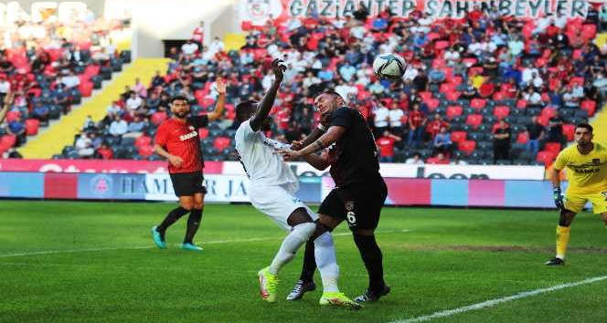 Gaziantep FK: 0 - Altay: 0 (İlk yarı)