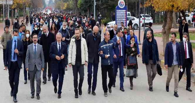 GAÜN'DE Öğretmenler Gününe özel yürüyüş düzenlendi