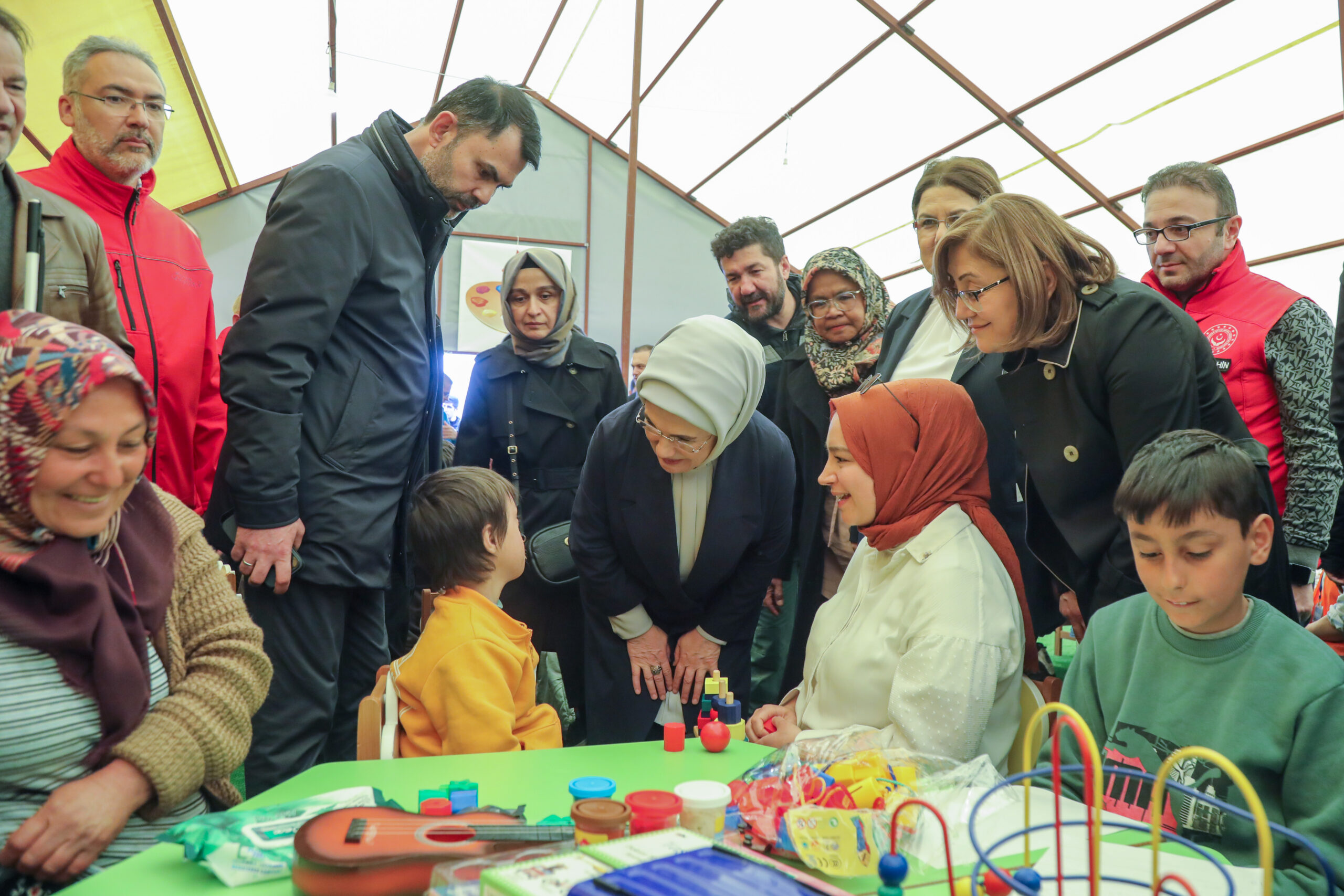 GAZİANTEP BÜYÜKŞEHİR, AFETZEDE ÇOCUKLARIN YAŞAMINA DOKUNUYOR!