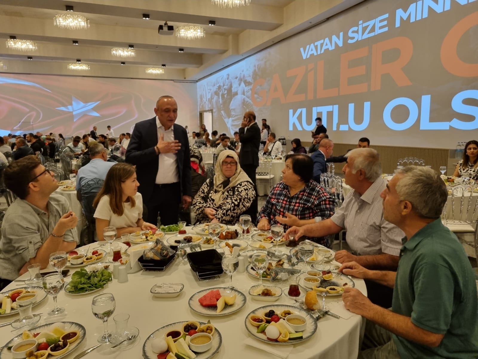 Çeber, Gaziler Günü’nde şehit yakınları ve gazilerle bir arada