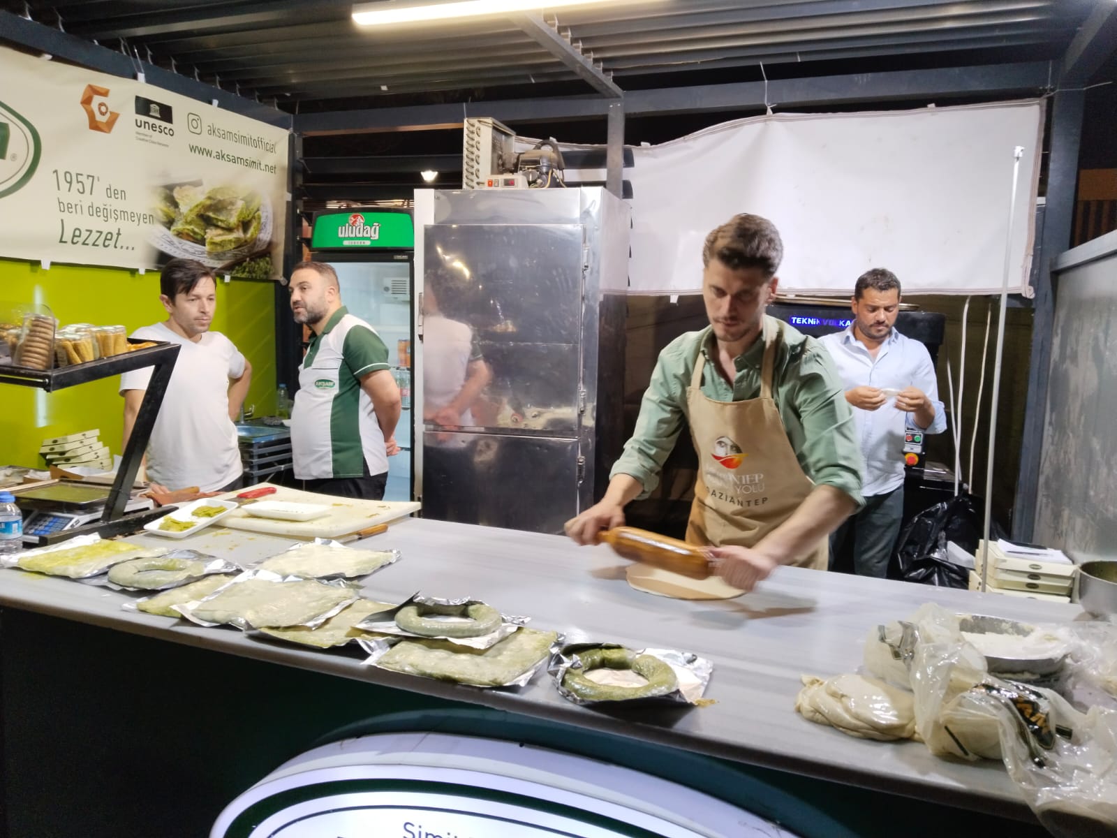 Festivalin gözdesi Akşam Simit oldu