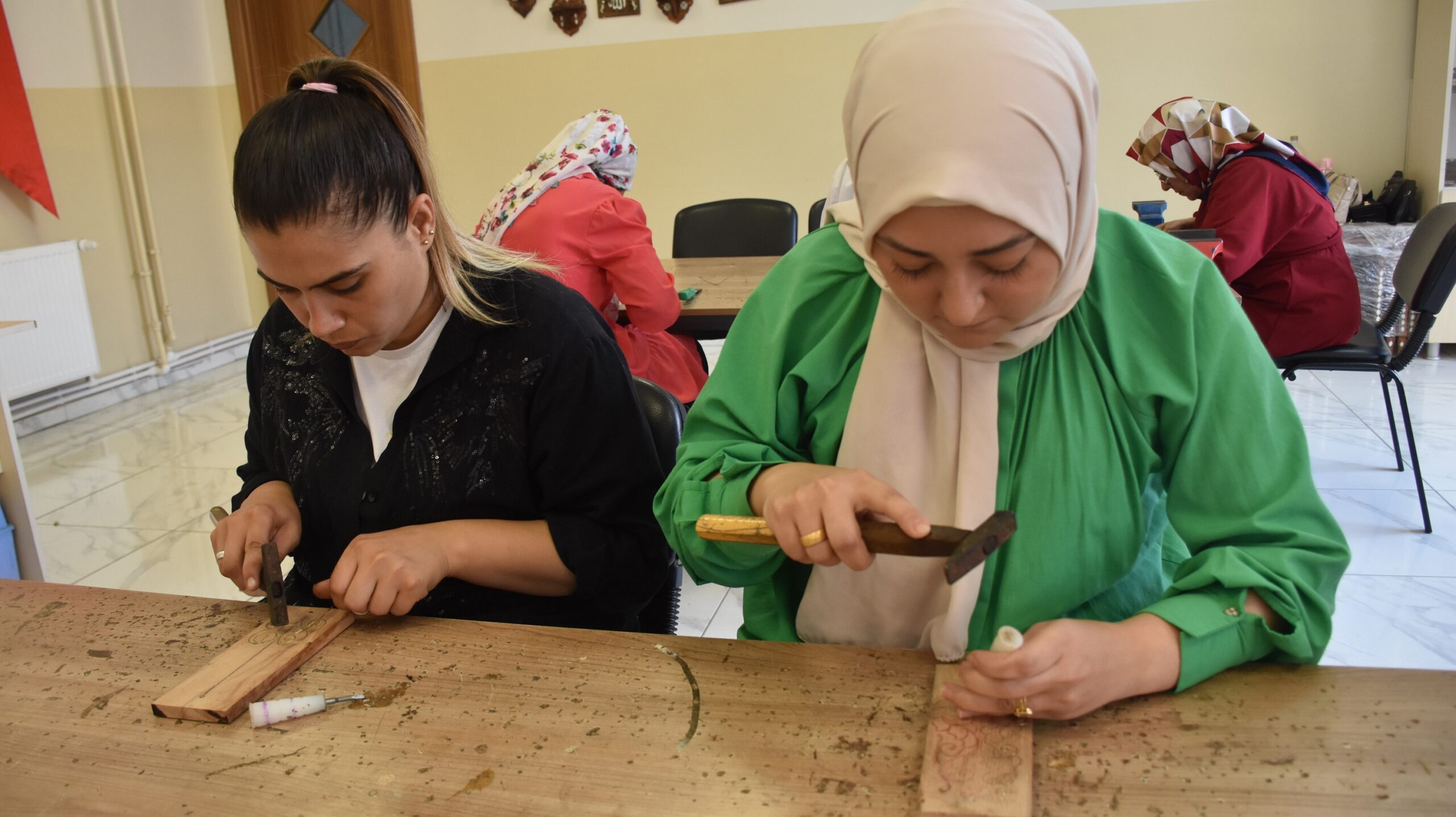 UNUTULMAYA YÜZ TUTMUŞ MESLEKLER ŞAHİNBEY’DE YAŞIYOR  