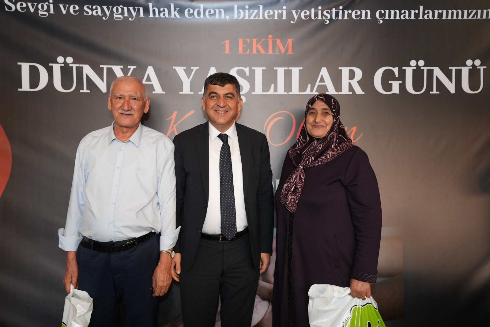 FADILOĞLU: “ALLAH, BÜYÜKLERİMİZİ BAŞIMIZDAN EKSİK ETMESİN”  