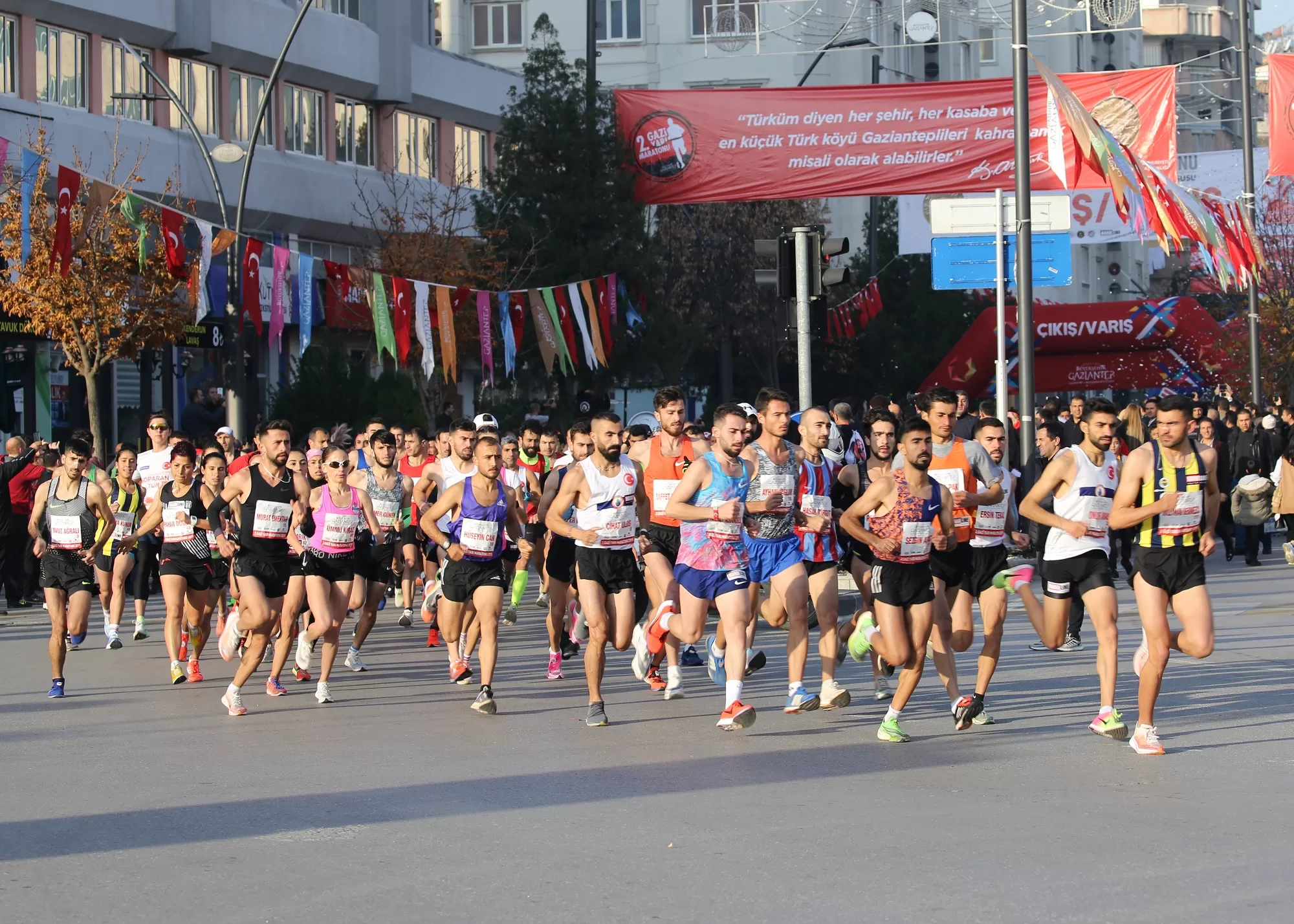 GAZİ YARI MARATONU İÇİN BAZI YOLLAR TRAFİĞE KAPANIYOR  