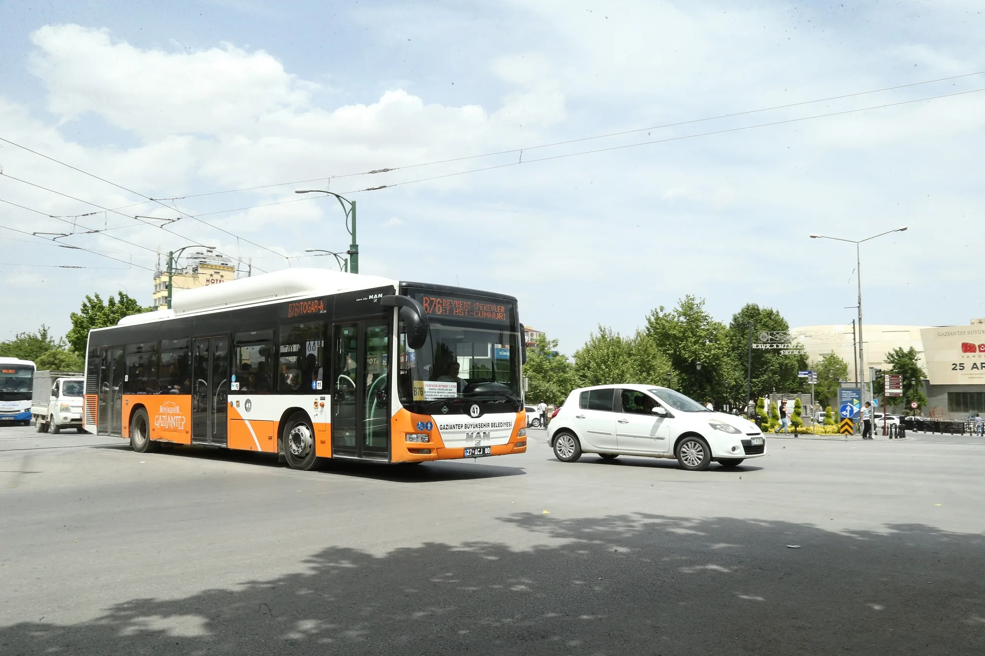 GAZİANTEP BÜYÜKŞEHİR ÖĞRENCİLERE ULAŞIM DESTEĞİNİ SÜRDÜRÜYOR