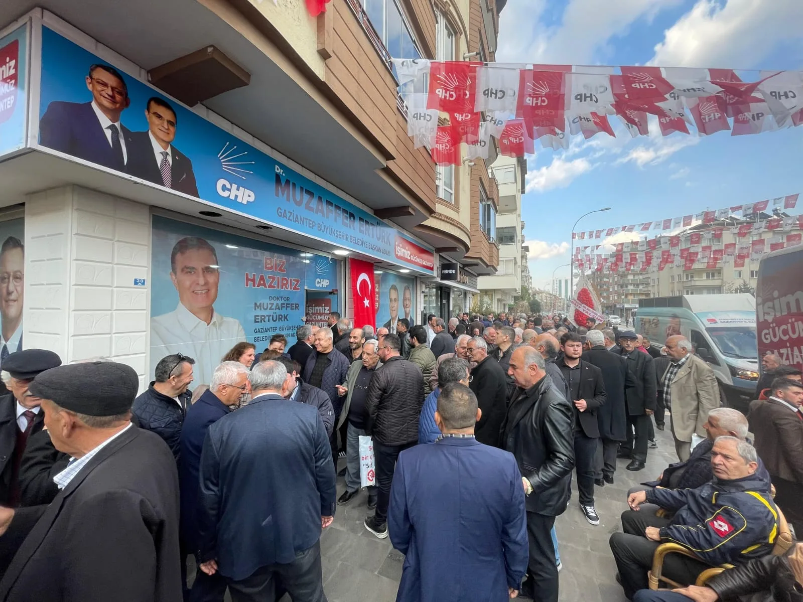 Miting Değil Seçim Bürosu Açılışı