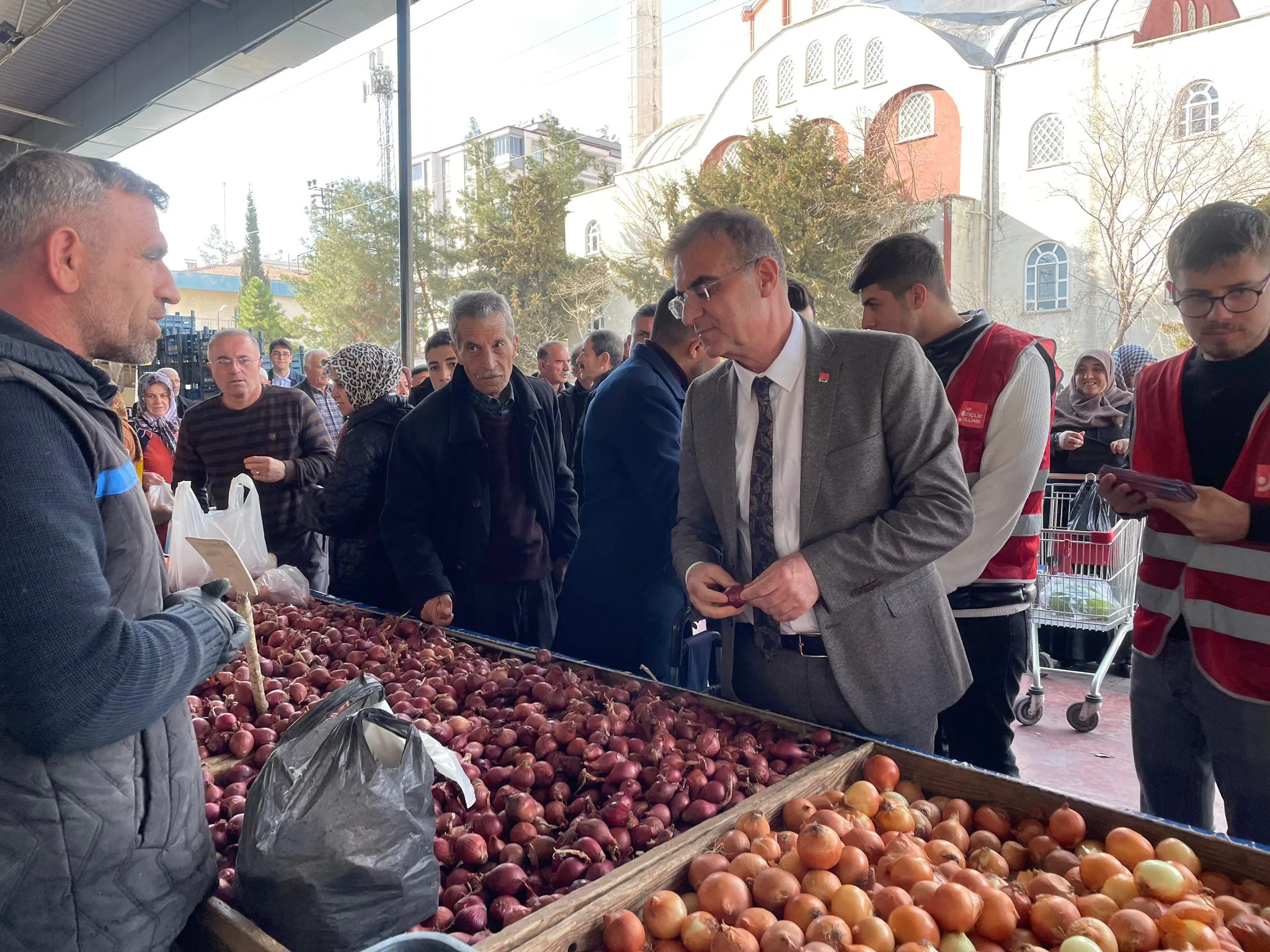 Ertürk,&Quot;Halk Pazarı Kuracağız&Quot;