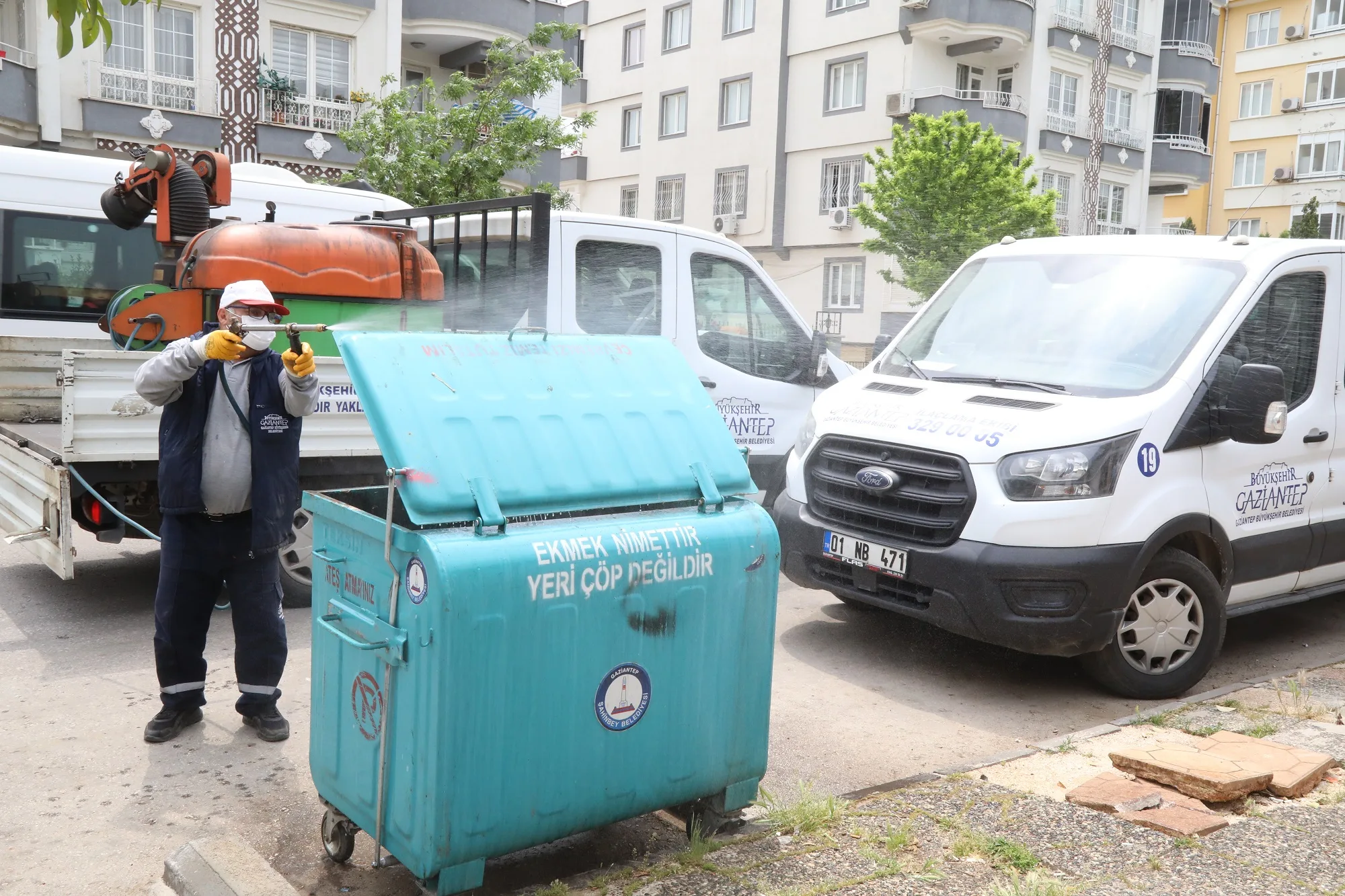 GAZİANTEP’TE HAŞERELERE KARŞI 165 BİN NOKTADA 155 PERSONEL VE 63 EKİPMANLA İLAÇLAMA YAPILIYOR