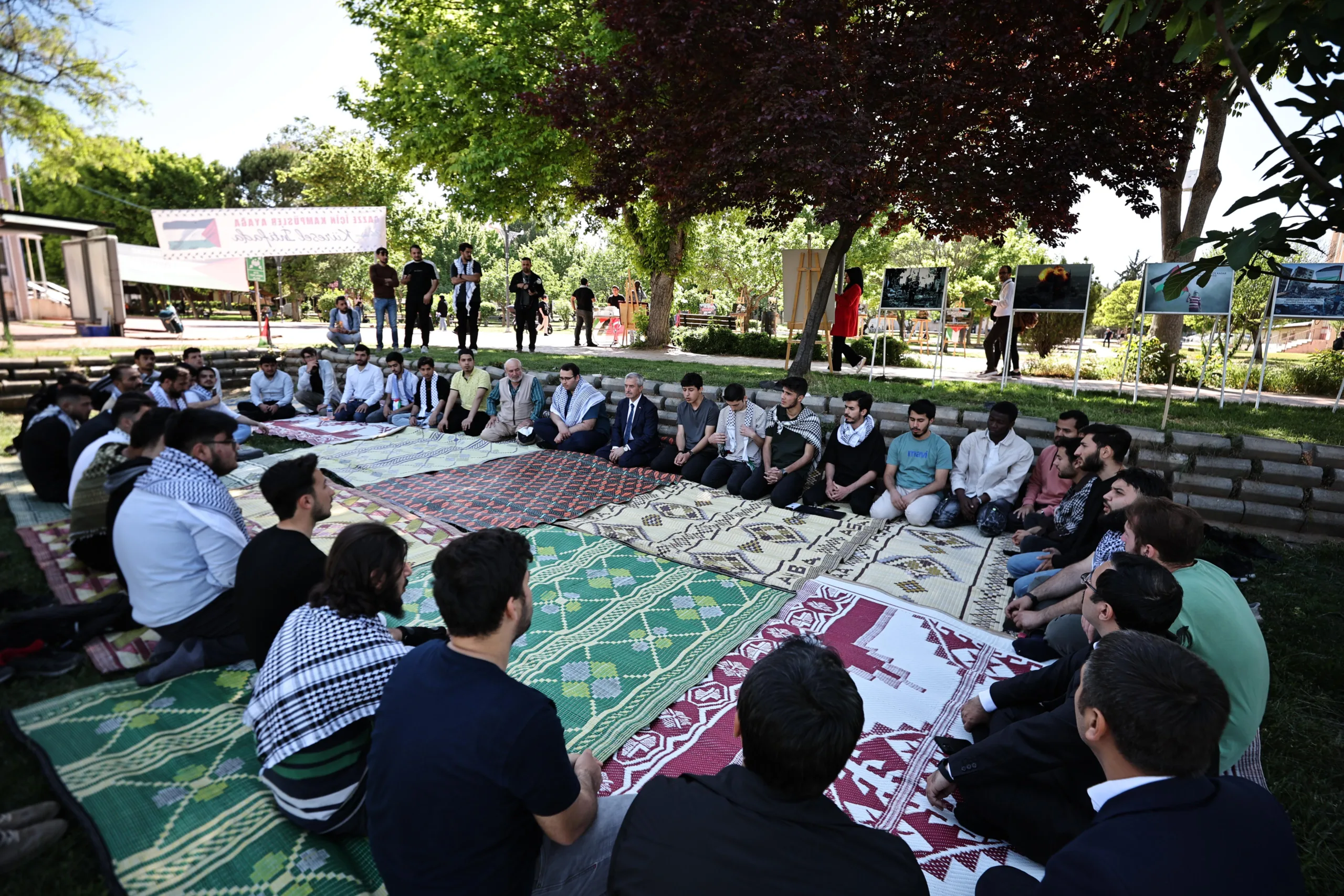 BAŞKAN TAHMAZOĞLU İSRAİL’İ PROTESTO EDEN ÜNİVERSİTE ÖĞRENCİLERİNE DESTEK VERDİ  