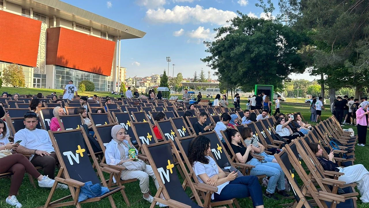 GAÜN’de açık hava sinema keyfi