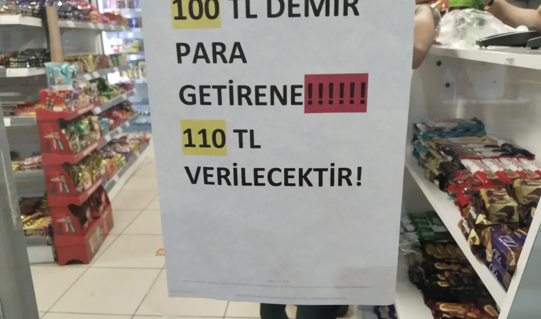 Bir akaryakıt istasyonu marketin