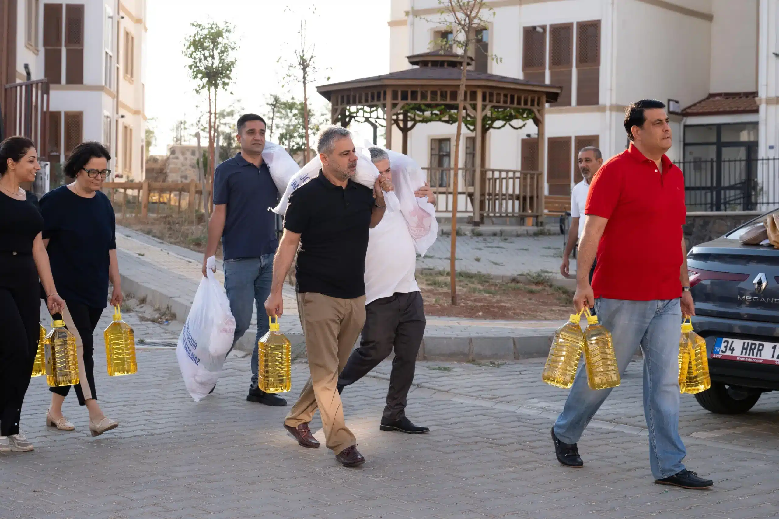 Başkan Yilmaz’dan Kuzeyşehi̇r’e Yardim Seferberli̇ği̇  