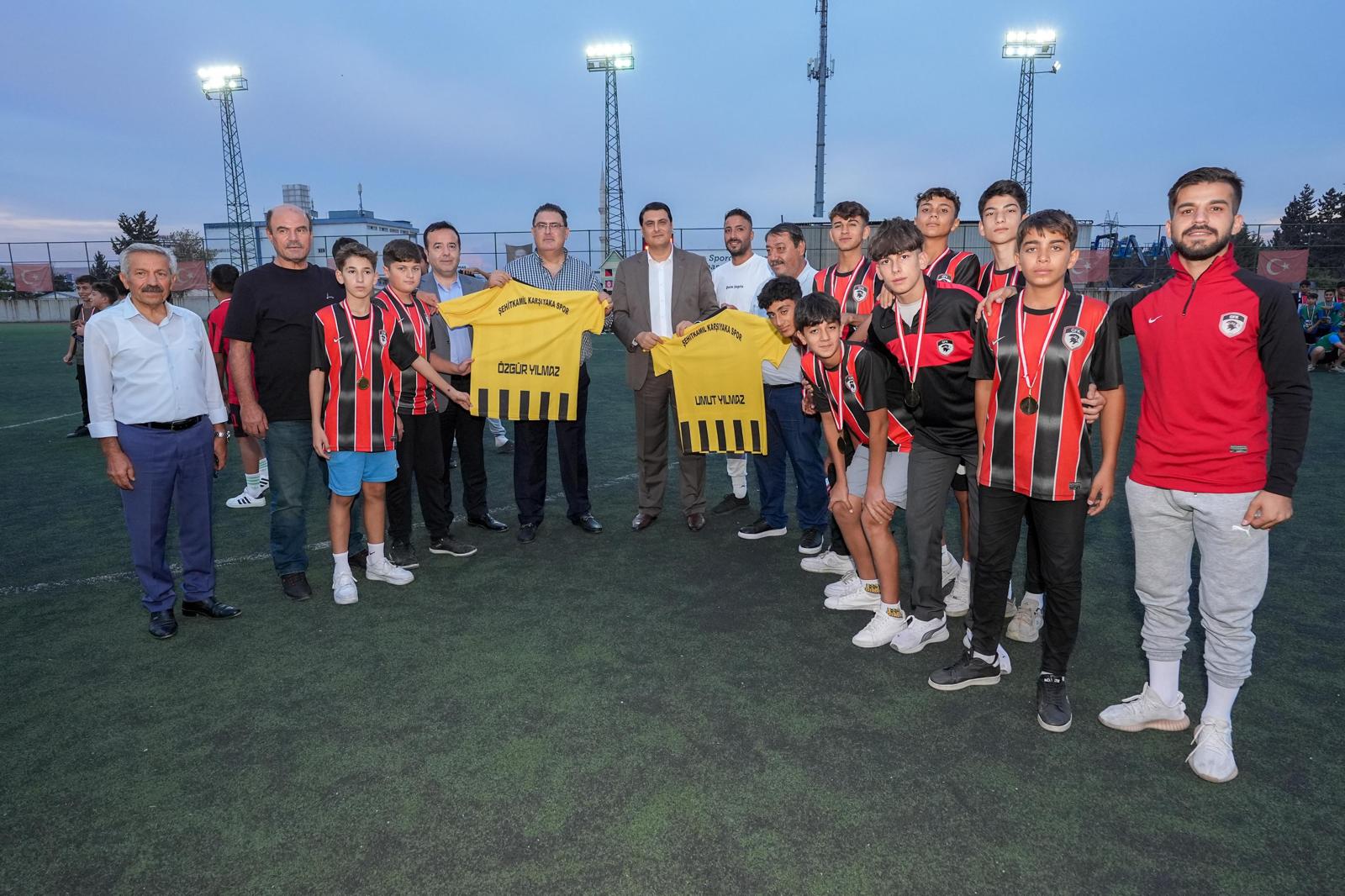 AV. AHMET YILMAZ'IN ŞANINA YAKIŞIR FUTBOL TURNUVASI