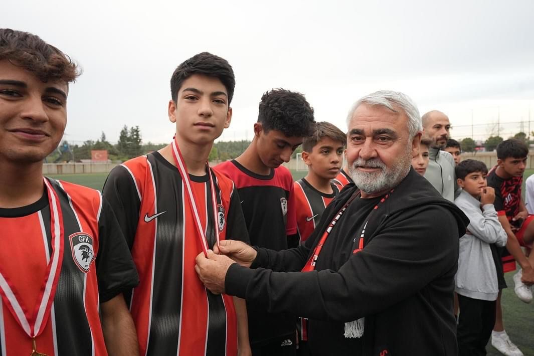 AV. AHMET YILMAZ'IN ŞANINA YAKIŞIR FUTBOL TURNUVASI