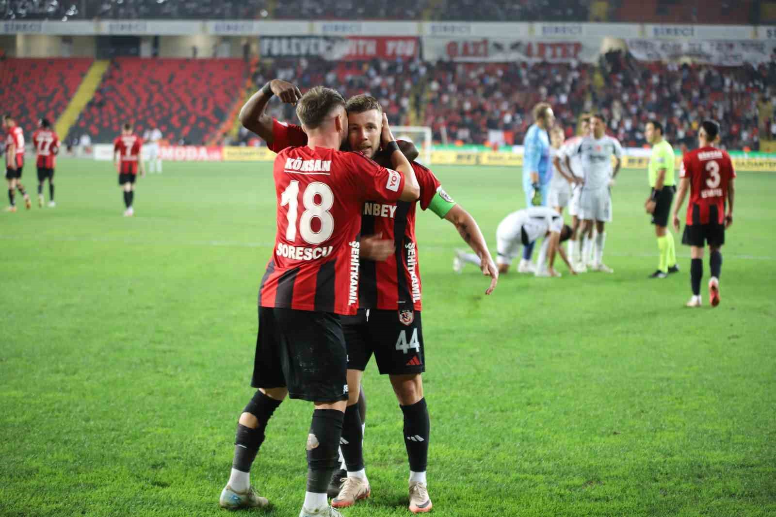 Şahin'den Kartal'a pençe