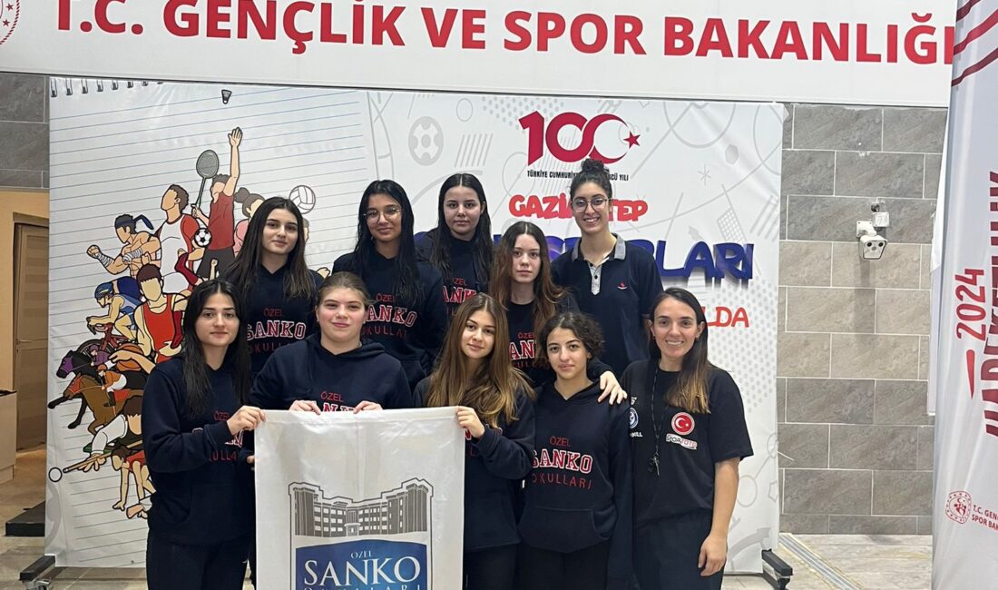 SANKO OKULLARI YÜZMEDE ŞAMPİYON OLDU