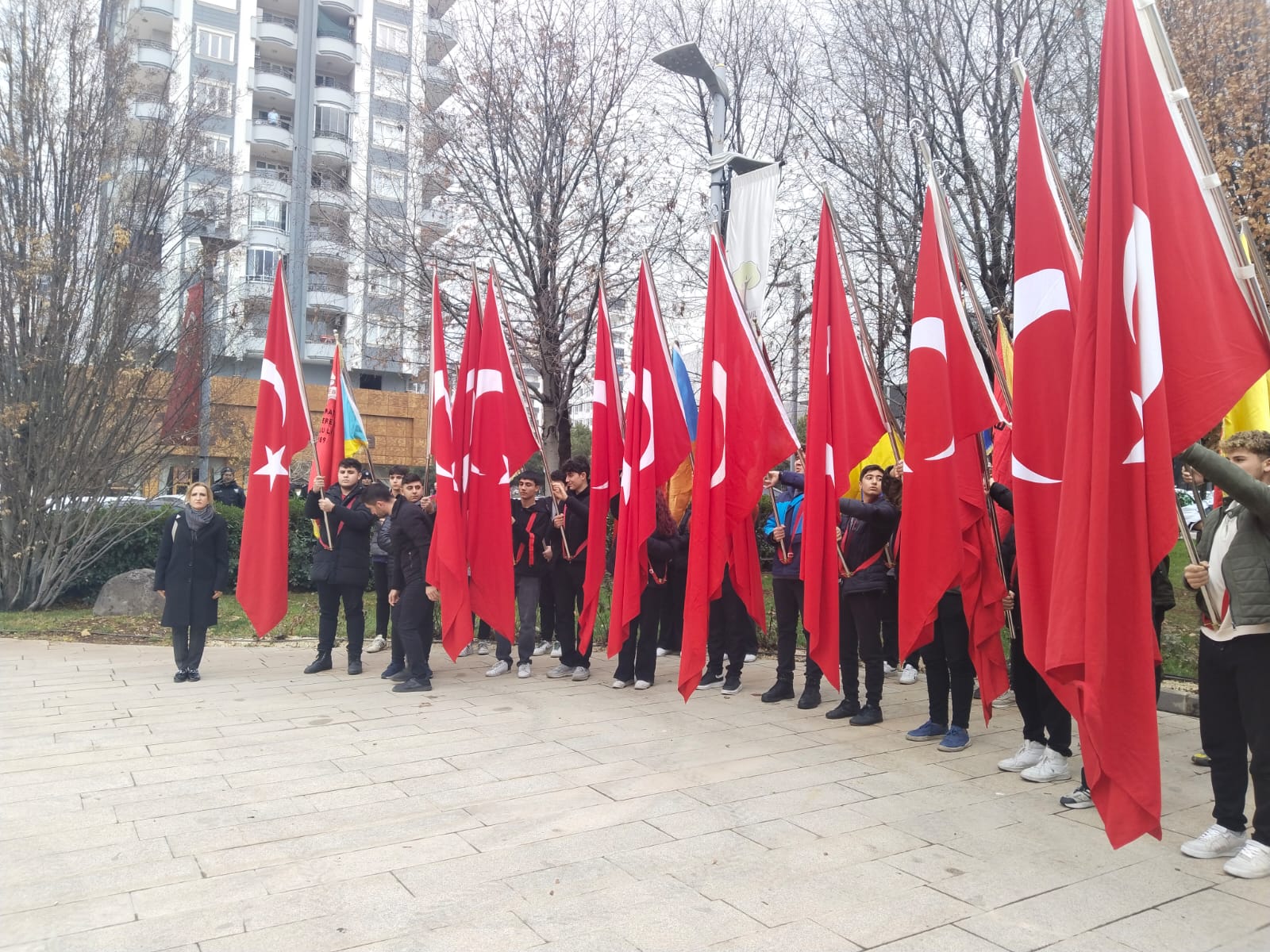 UMUT YILMAZ ,ŞEHİT KAMİL VE ÖZDEMİR BEY 'İ SAYGIYLA ANDI