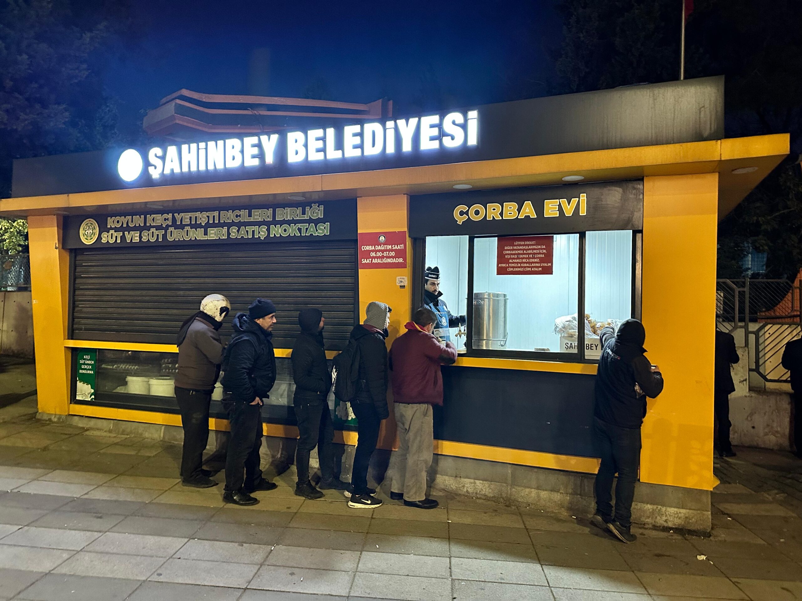 ŞAHİNBEY BELEDİYESİ’NDEN VATANDAŞIN İÇİNİ ISITAN İKRAM